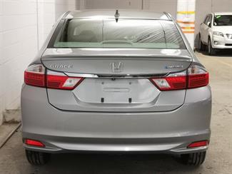 2015 Honda Grace - Thumbnail