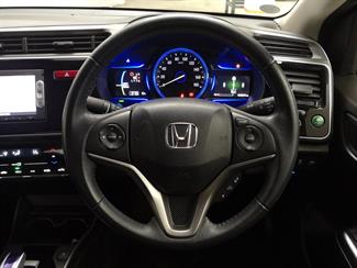 2015 Honda Grace - Thumbnail