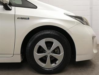 2013 Toyota Prius - Thumbnail