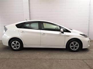 2013 Toyota Prius - Thumbnail
