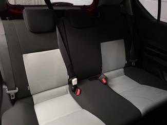 2013 Toyota Aqua - Thumbnail