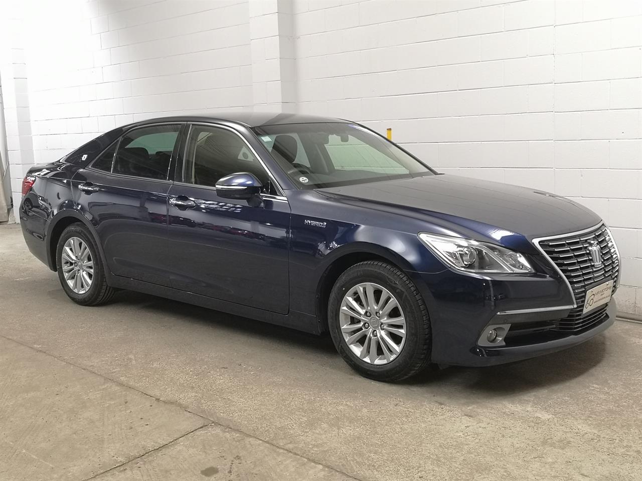 2015 Toyota Crown