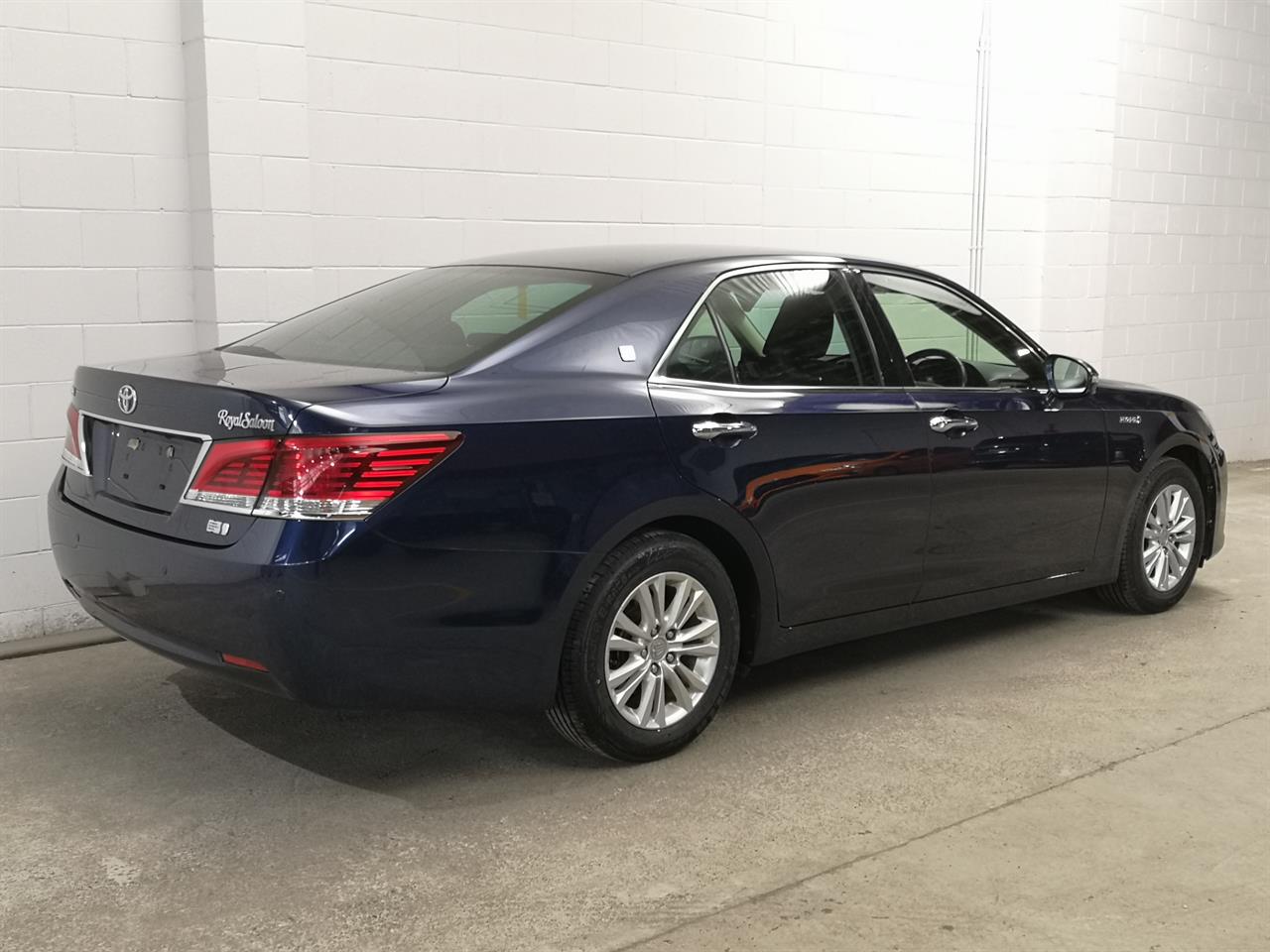2015 Toyota Crown