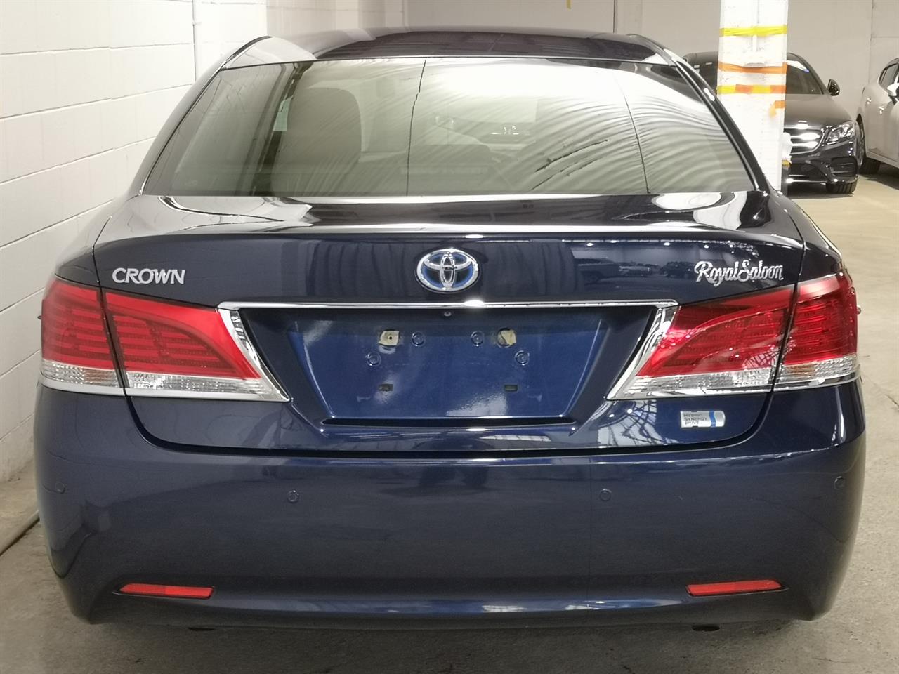 2015 Toyota Crown