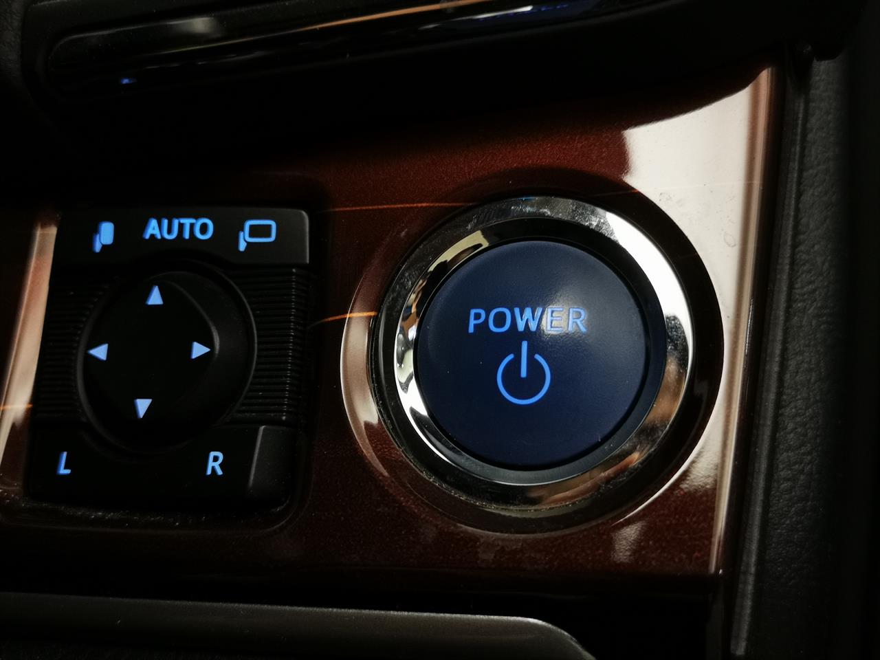 2015 Toyota Crown