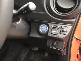 2013 Toyota Aqua - Thumbnail