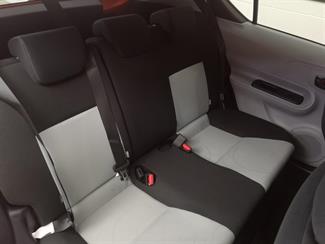 2013 Toyota Aqua - Thumbnail