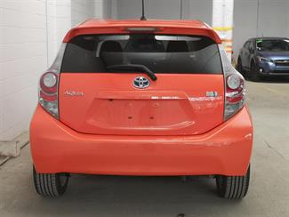 2013 Toyota Aqua - Thumbnail