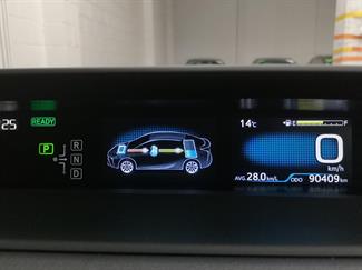 2021 Toyota Prius - Thumbnail