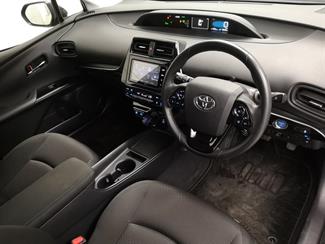 2021 Toyota Prius - Thumbnail