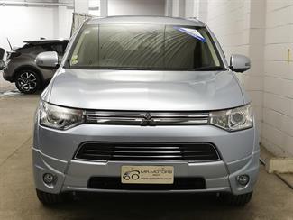 2014 Mitsubishi Outlander - Thumbnail