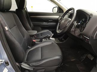 2014 Mitsubishi Outlander - Thumbnail