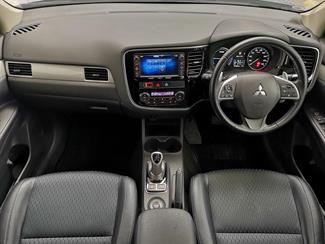 2014 Mitsubishi Outlander - Thumbnail