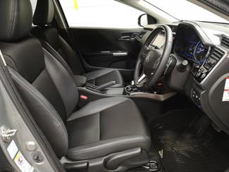 2015 Honda Grace - Thumbnail