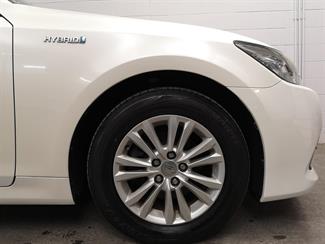 2014 Toyota Crown - Thumbnail