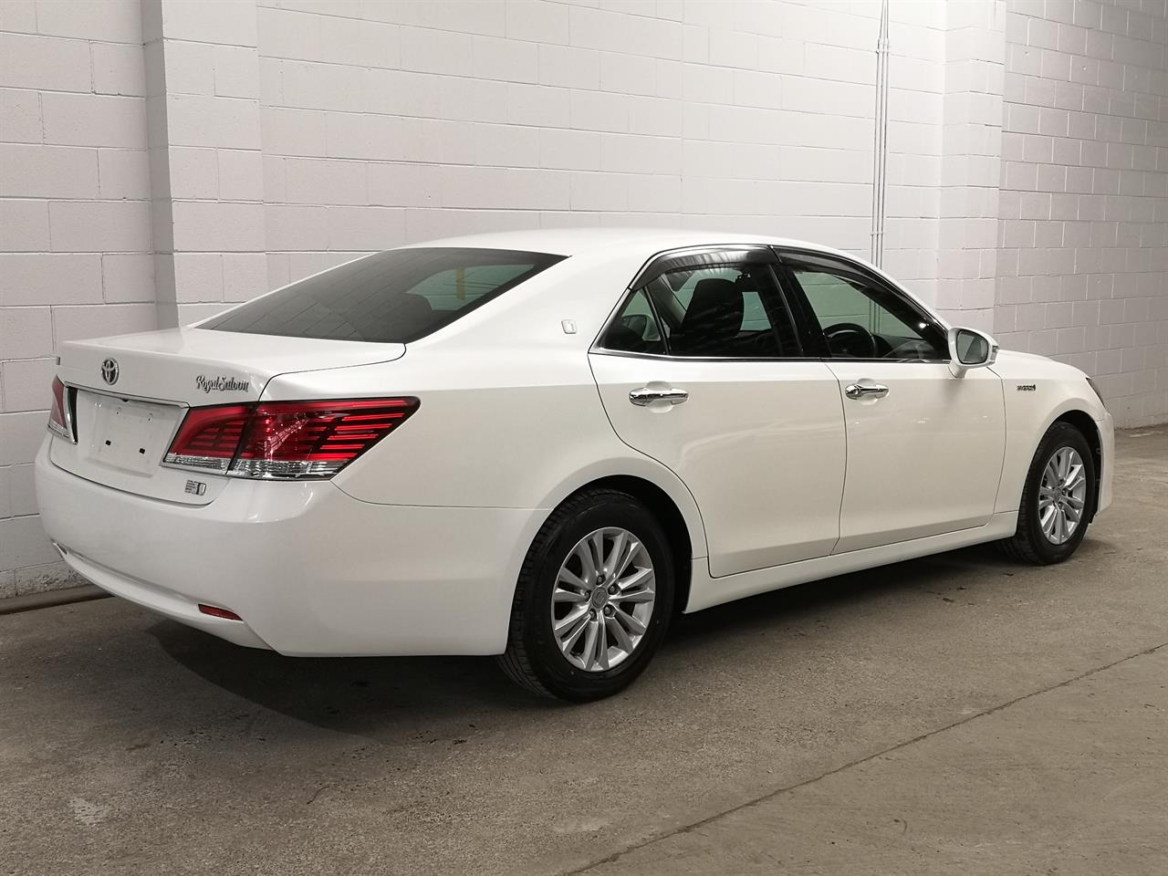 2014 Toyota Crown