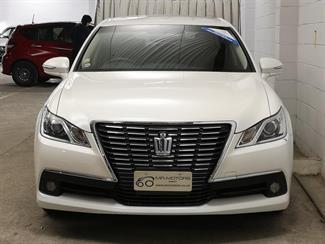 2014 Toyota Crown - Thumbnail