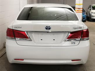 2014 Toyota Crown - Thumbnail