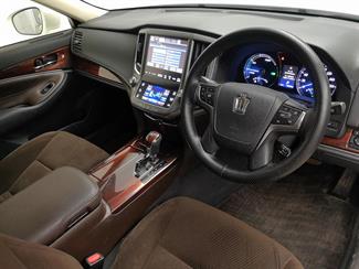 2014 Toyota Crown - Thumbnail