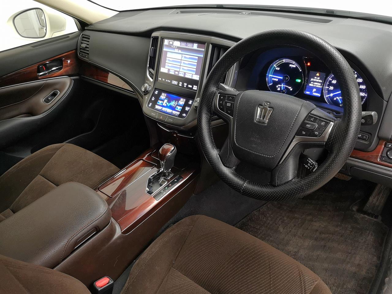 2014 Toyota Crown
