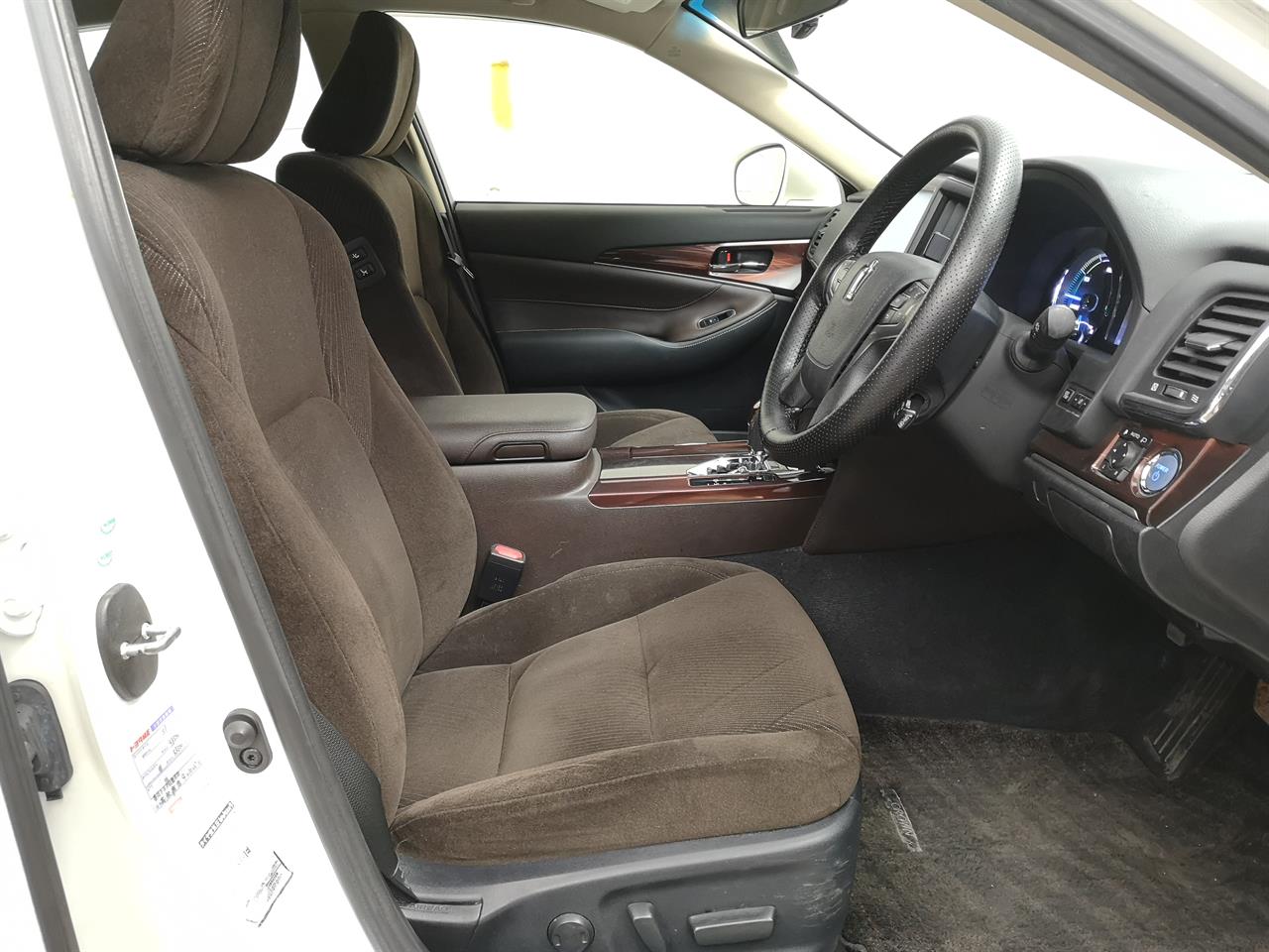 2014 Toyota Crown
