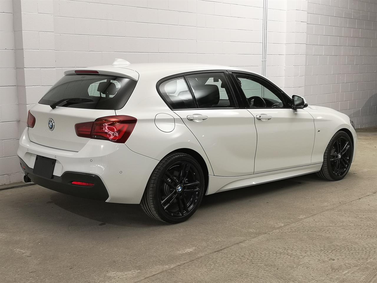 2019 BMW 118I