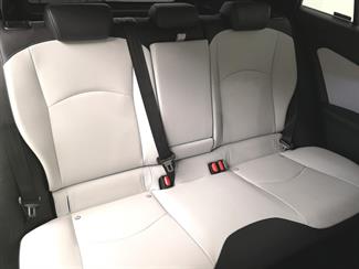 2016 Toyota Prius - Thumbnail