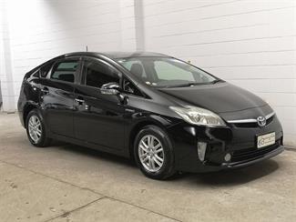 2013 Toyota Prius - Thumbnail
