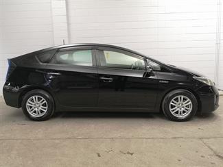 2013 Toyota Prius - Thumbnail
