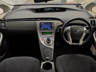 2013 Toyota Prius - Thumbnail