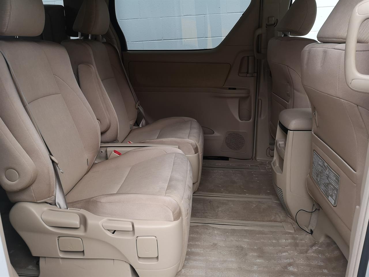 2012 Toyota Alphard