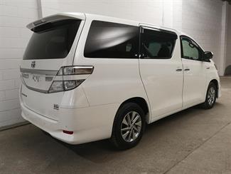 2012 Toyota Alphard - Thumbnail