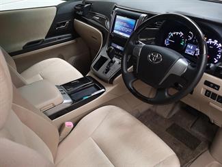 2012 Toyota Alphard - Thumbnail