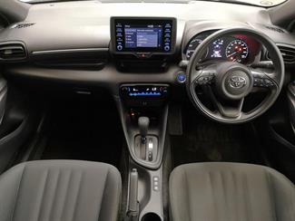 2021 Toyota Yaris - Thumbnail