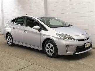 2015 Toyota Prius - Thumbnail