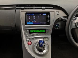 2015 Toyota Prius - Thumbnail