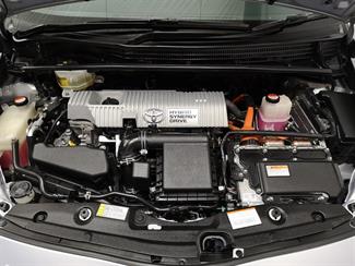 2015 Toyota Prius - Thumbnail