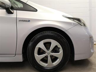 2015 Toyota Prius - Thumbnail