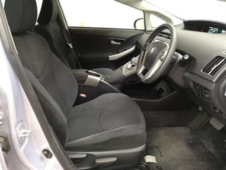 2015 Toyota Prius - Thumbnail