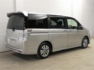 2014 Honda Step Wagon - Thumbnail