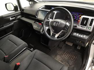 2014 Honda Step Wagon - Thumbnail