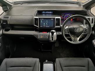 2014 Honda Step Wagon - Thumbnail