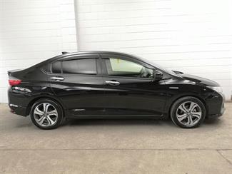 2015 Honda Grace - Thumbnail