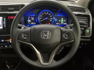 2015 Honda Grace - Thumbnail