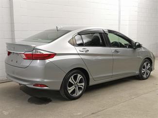 2016 Honda Grace - Thumbnail