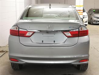 2016 Honda Grace - Thumbnail