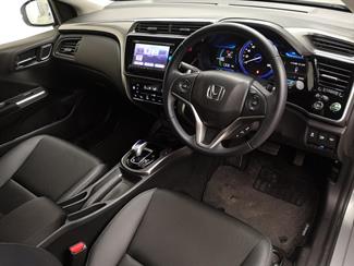 2016 Honda Grace - Thumbnail