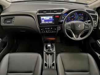 2016 Honda Grace - Thumbnail