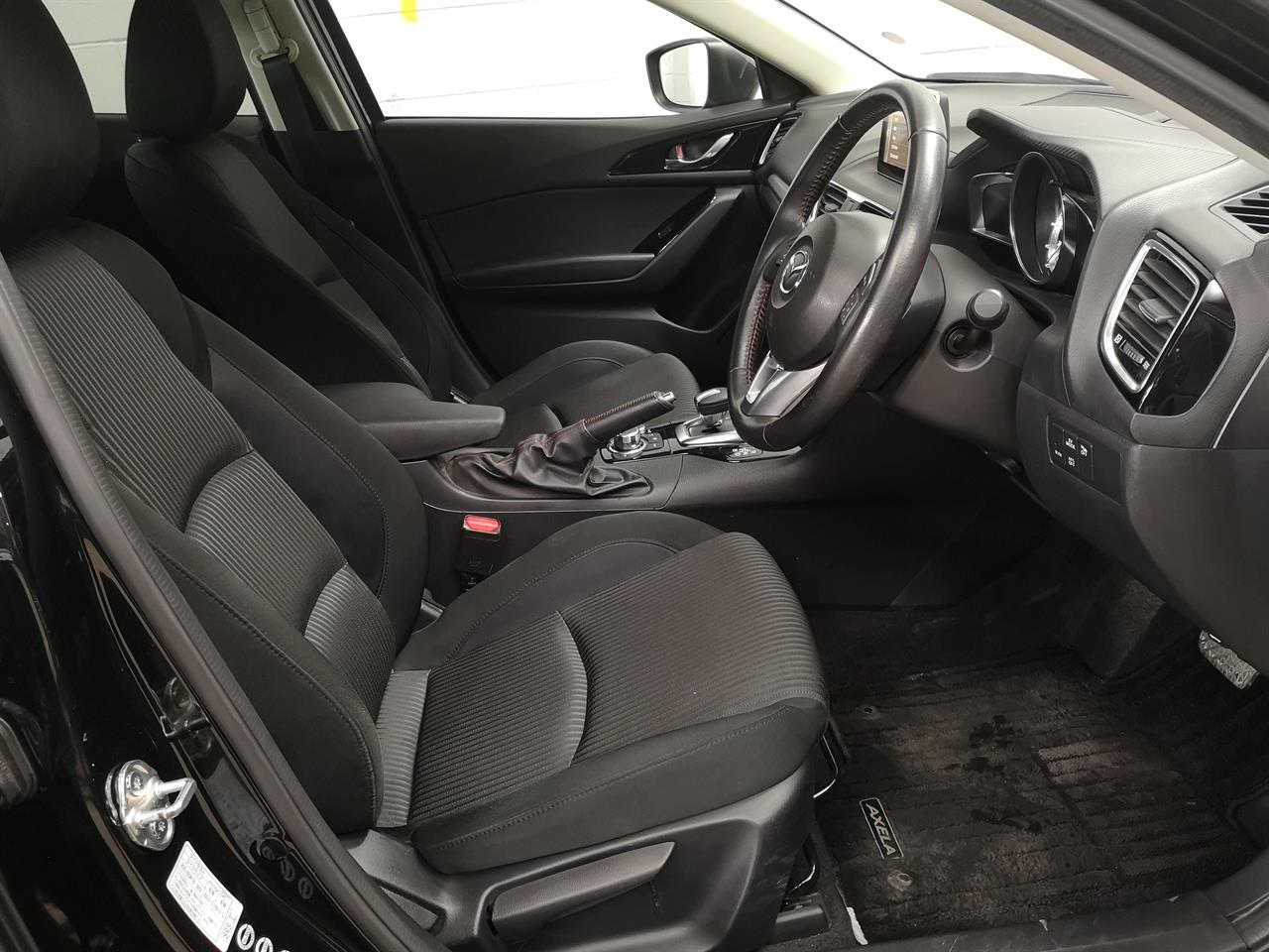2014 Mazda Axela