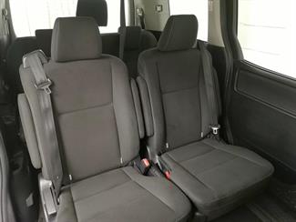 2014 Toyota Esquire - Thumbnail